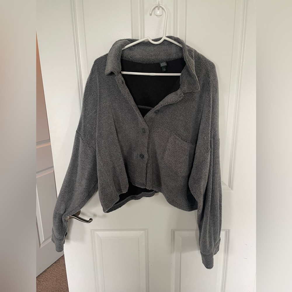 Cozy Gray Button-Up Cropped Fleece Jacket